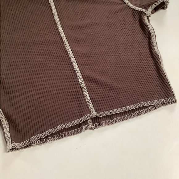 Garage exposed seam ribbed cropped t-shirt - Picture 3 of 9